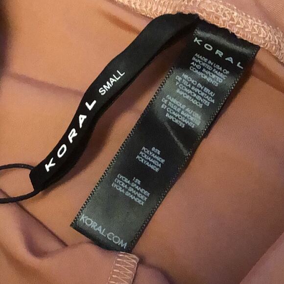 Koral Lustrous Infinity High Rise Legging in Sand Size Small - Picture 6 of 6